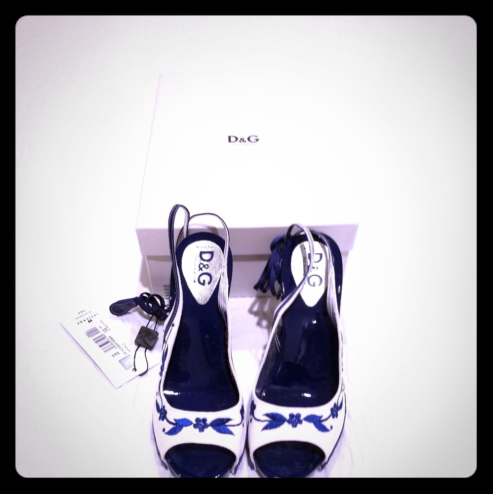 D&G Linen Sandals